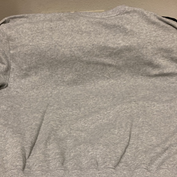 🖤🖤 CLASSIC CREW SWEATSHIRT 🖤🖤 - Picture 4 of 5